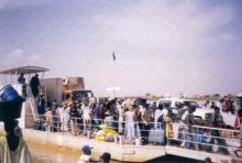 نقل الاشخاص والبضائع ( إرشيف )