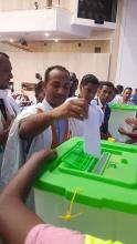 الرئيس المنتخب خلال تصويته 