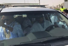 الشيخ ولد بايه خلال عودته إلي موريتانيا