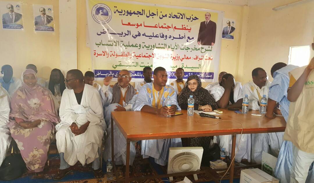 الوزير خلال المهرجان أمس