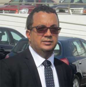 إسماعيل ولد الشيخ سيديا: كاتب 